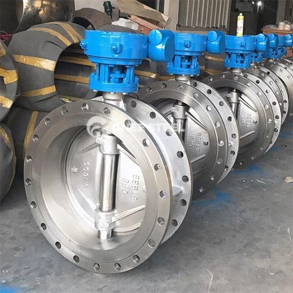 Flense drievoudige offset vlinderventiel